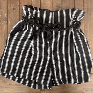 House of Harlow 1960 x Revolve high waisted pinstripe shorts size medium.